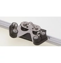 Rövid omega füles traveller kocsi 19 mm-es X traveller sínhez, két csigakerékkel, két klemmel